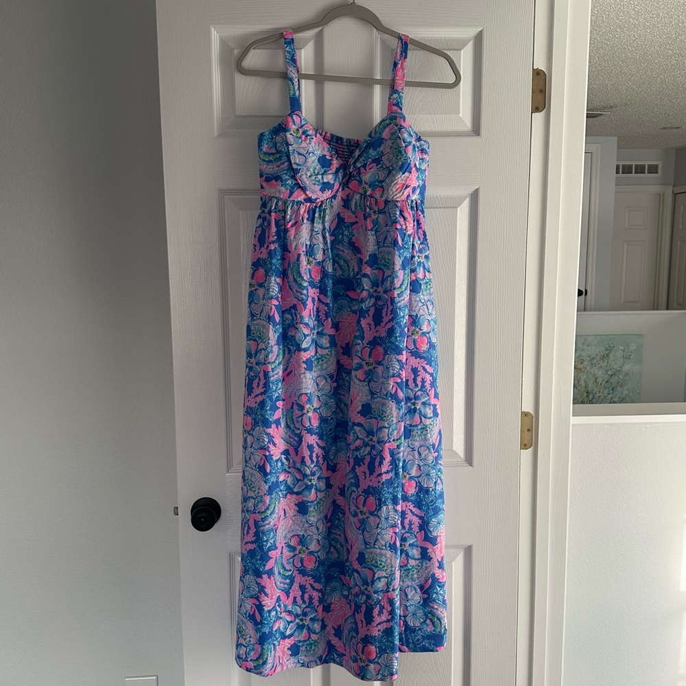 Lilly Pulitzer Maxi Dress, Built in bra, Smocked Back,adjustable straps Size 10